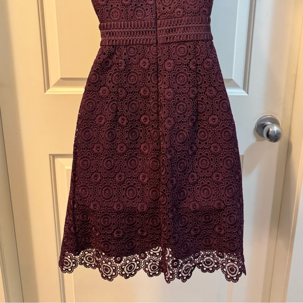 Ever New Melbourne Deep Plum Guipure Lace Sleeveless Dress - Size US 2 - Picture 7 of 10